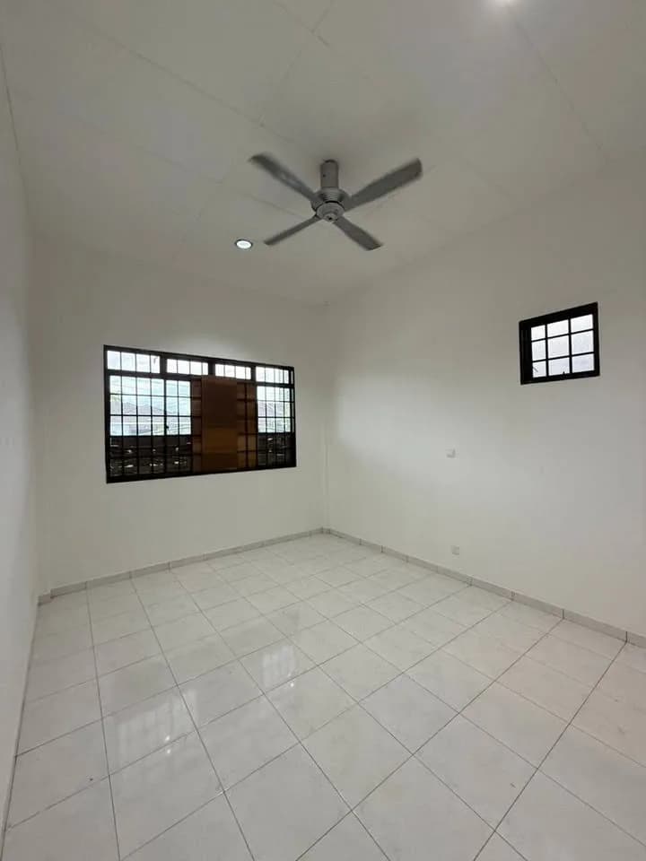 Shop for sale in Sector 85, Gurgaon